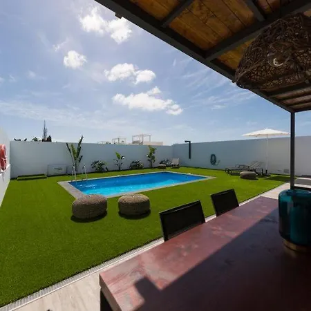 Playa Blanca Sleeps 6 Pool Air Con Wifi Feriehus *